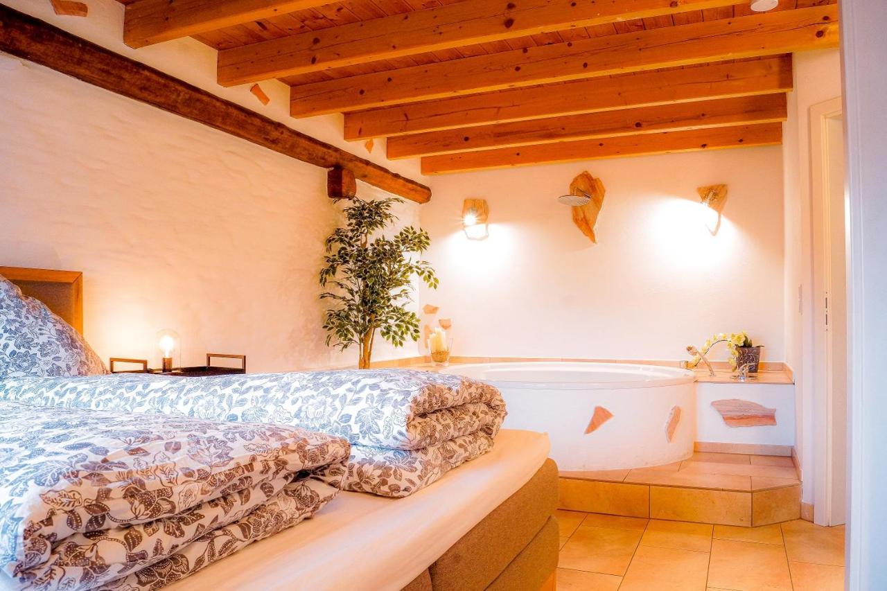 Besondere Ferienwohnung Spirit Auf Idyllischem Reiterhof Nahe Burg Eltz Münstermaifeld エクステリア 写真